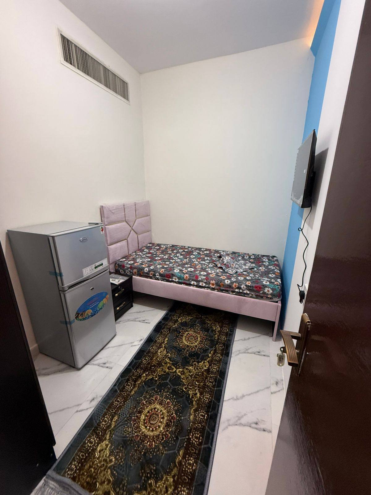 Partitions and Rooms available at Hamdan street Abu Dhabi